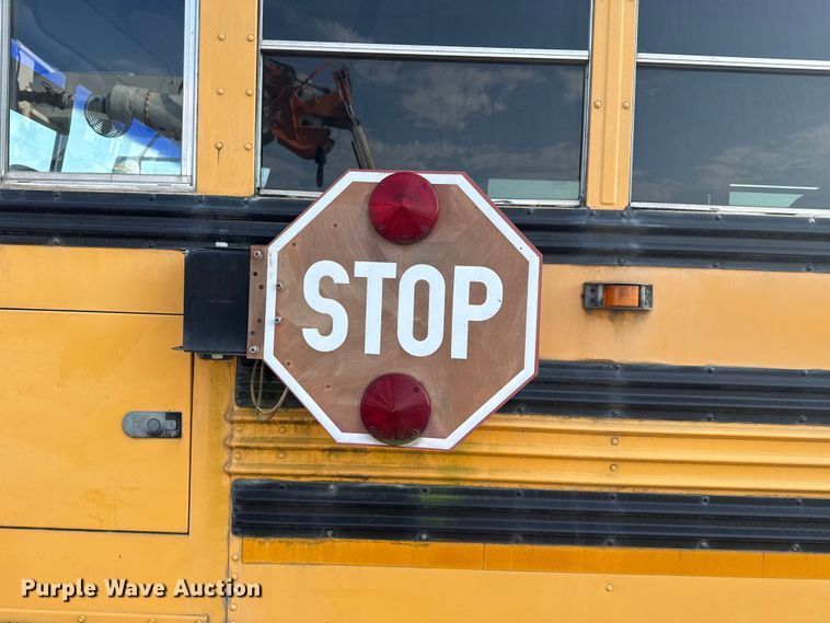 image for item EG6089 2002 International 3800 school bus