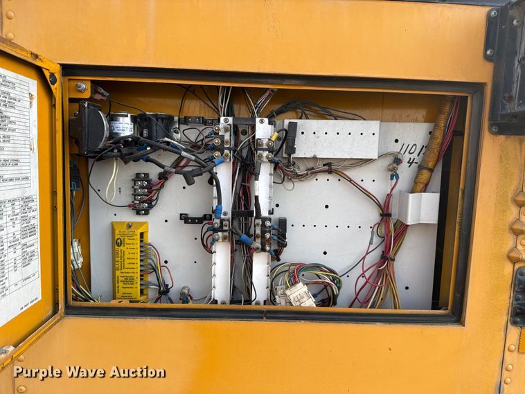 image for item EG6089 2002 International 3800 school bus