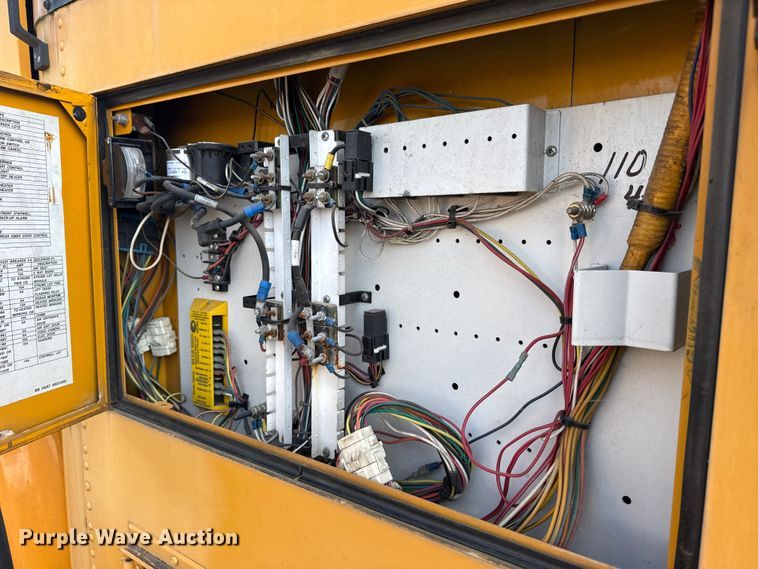 image for item EG6089 2002 International 3800 school bus