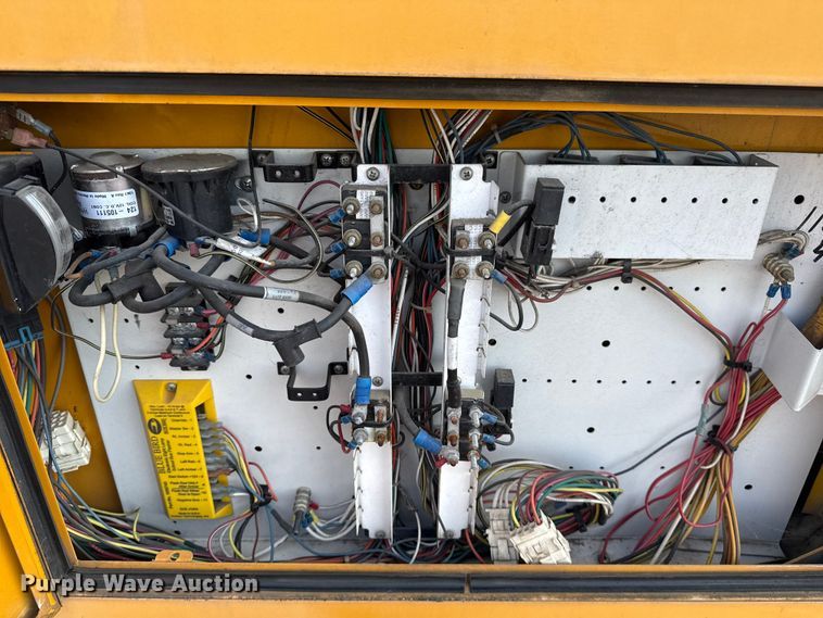 image for item EG6089 2002 International 3800 school bus