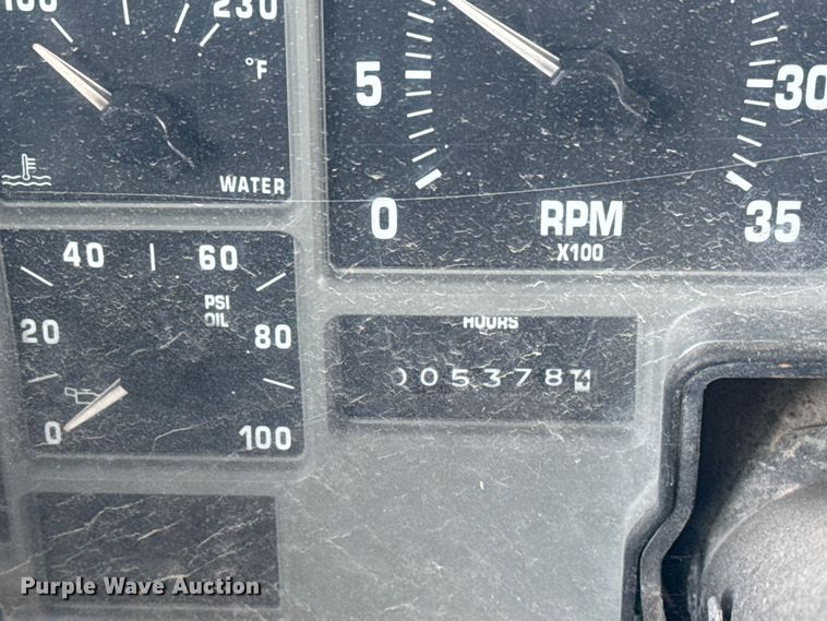 image for item EG6089 2002 International 3800 school bus