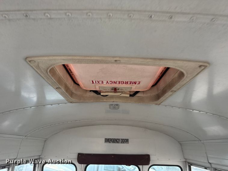 image for item EG6089 2002 International 3800 school bus