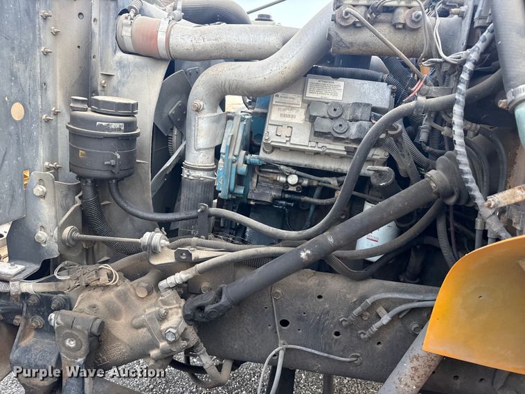 image for item EG6089 2002 International 3800 school bus