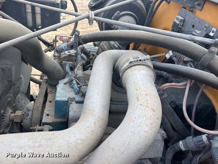 image for item EG6089 2002 International 3800 school bus