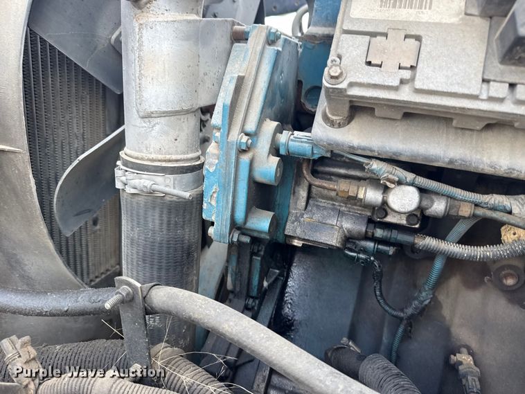 image for item EG6089 2002 International 3800 school bus