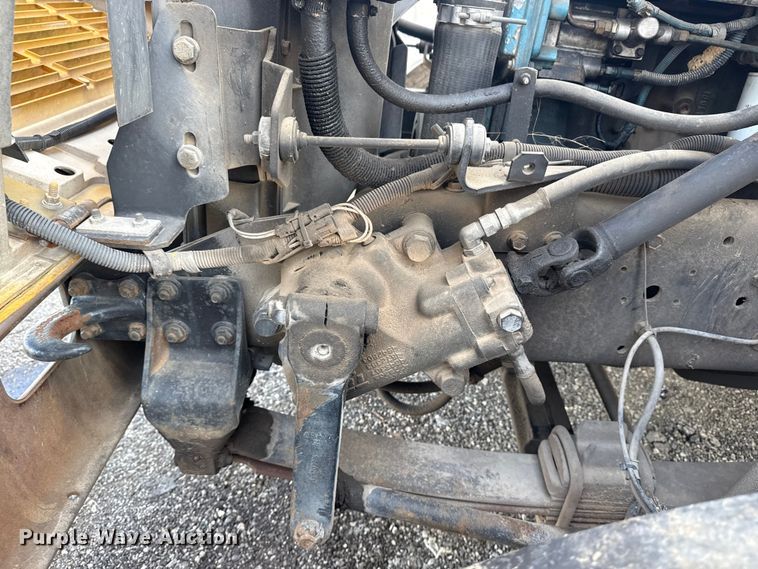 image for item EG6089 2002 International 3800 school bus