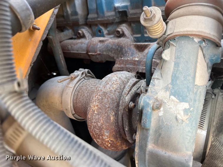 image for item EG6089 2002 International 3800 school bus