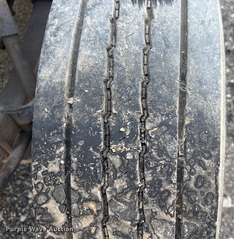 image for item EG6089 2002 International 3800 school bus