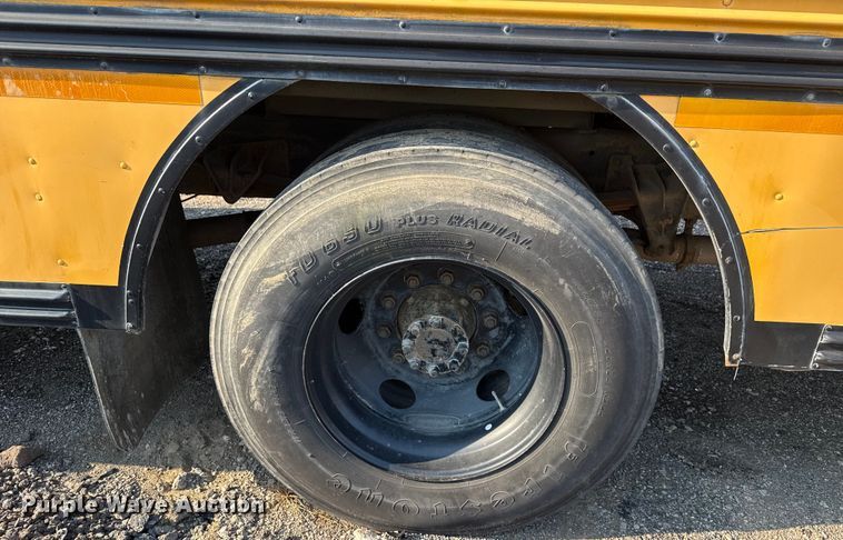 image for item EG6089 2002 International 3800 school bus