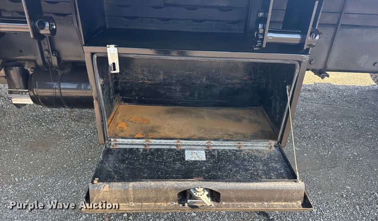 image for item EG6145 2007 Freightliner Business Class M2 flatbed truck