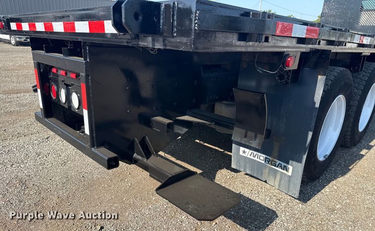 image for item EG6145 2007 Freightliner Business Class M2 flatbed truck