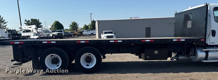 image for item EG6145 2007 Freightliner Business Class M2 flatbed truck