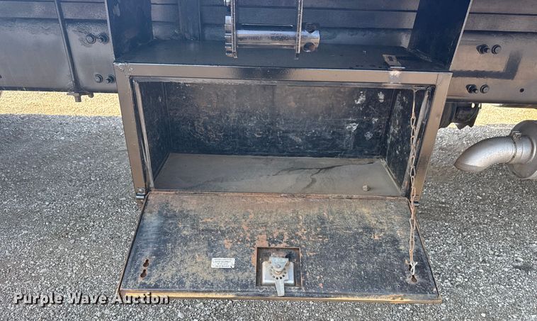 image for item EG6145 2007 Freightliner Business Class M2 flatbed truck