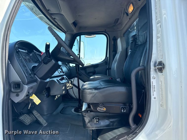 image for item EG6145 2007 Freightliner Business Class M2 flatbed truck