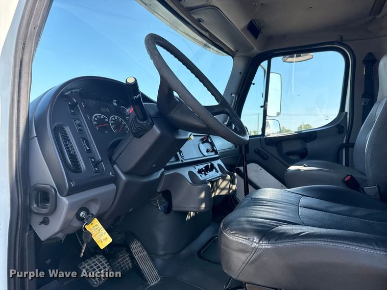 image for item EG6145 2007 Freightliner Business Class M2 flatbed truck