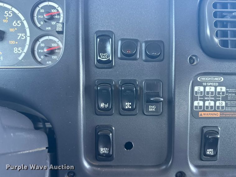 image for item EG6145 2007 Freightliner Business Class M2 flatbed truck