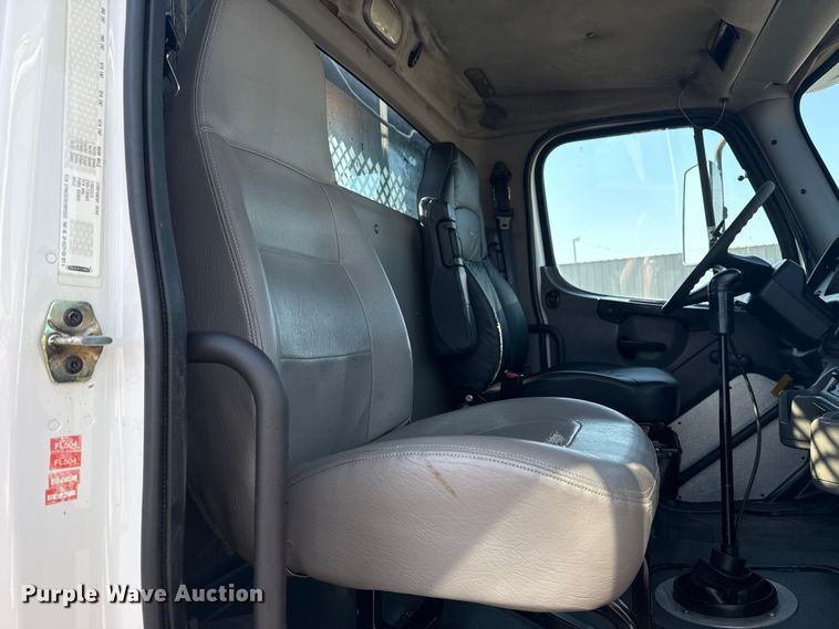 image for item EG6145 2007 Freightliner Business Class M2 flatbed truck