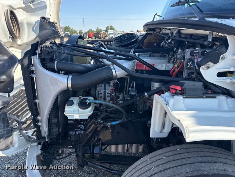 image for item EG6145 2007 Freightliner Business Class M2 flatbed truck