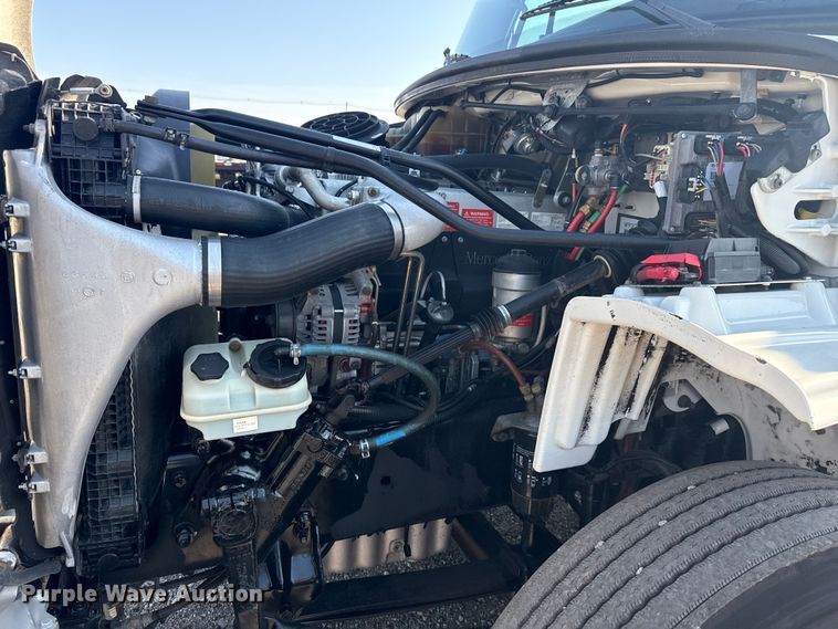 image for item EG6145 2007 Freightliner Business Class M2 flatbed truck