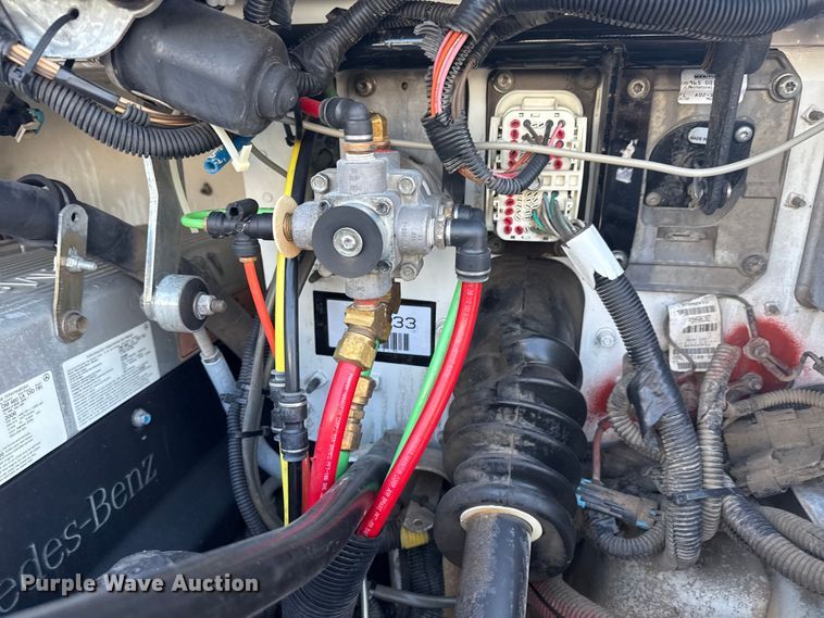 image for item EG6145 2007 Freightliner Business Class M2 flatbed truck