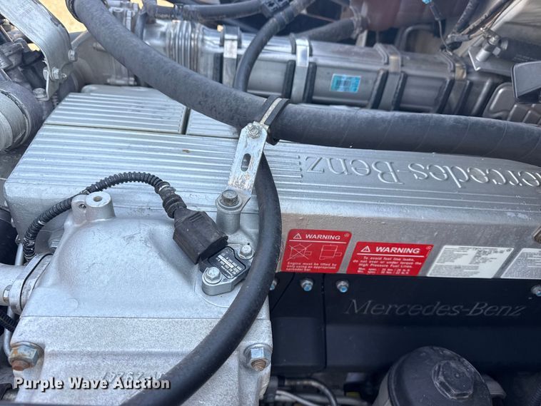 image for item EG6145 2007 Freightliner Business Class M2 flatbed truck