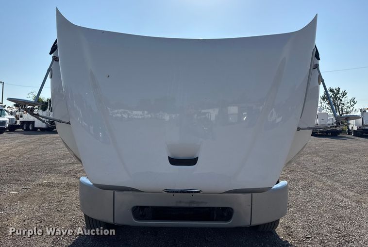 image for item EG6145 2007 Freightliner Business Class M2 flatbed truck