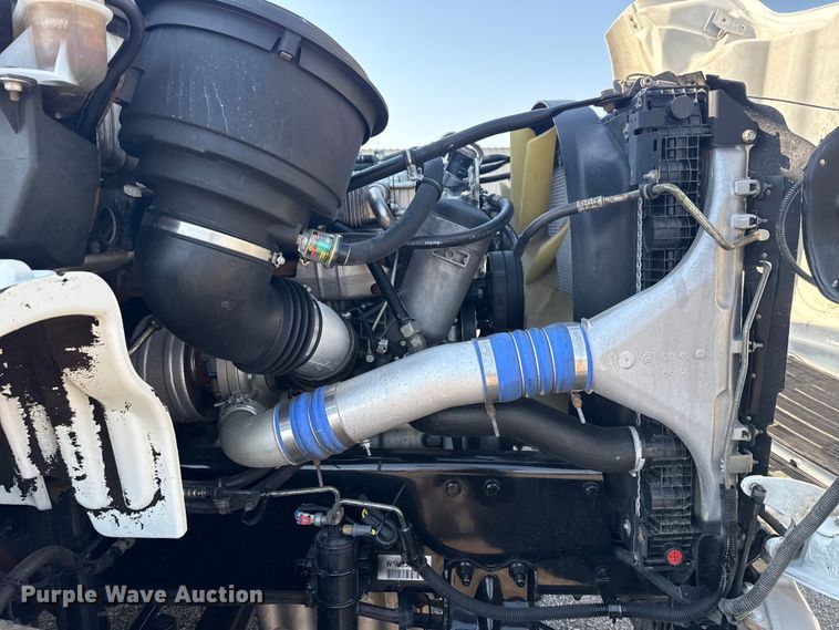 image for item EG6145 2007 Freightliner Business Class M2 flatbed truck