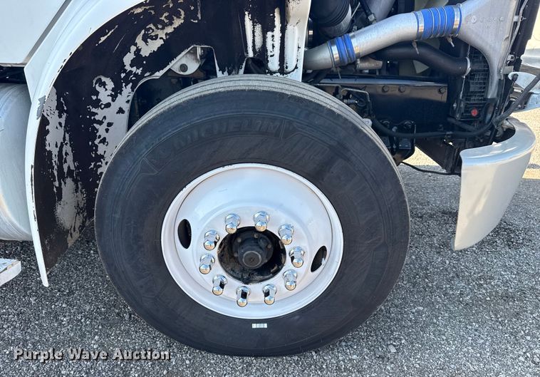 image for item EG6145 2007 Freightliner Business Class M2 flatbed truck