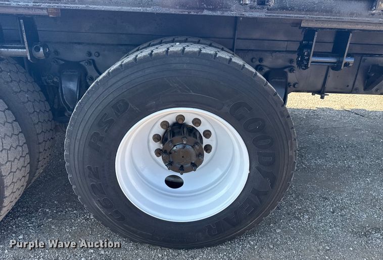 image for item EG6145 2007 Freightliner Business Class M2 flatbed truck