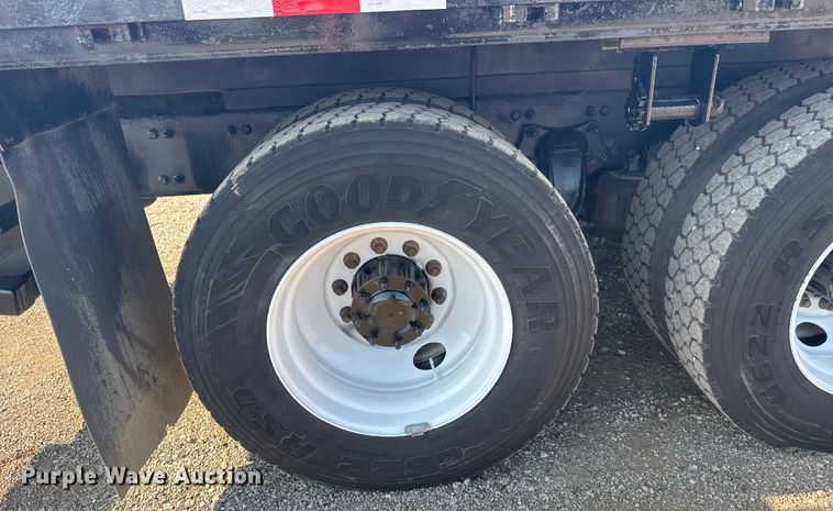 image for item EG6145 2007 Freightliner Business Class M2 flatbed truck