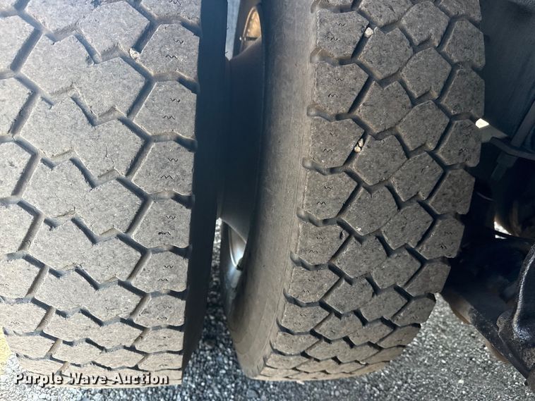 image for item EG6145 2007 Freightliner Business Class M2 flatbed truck