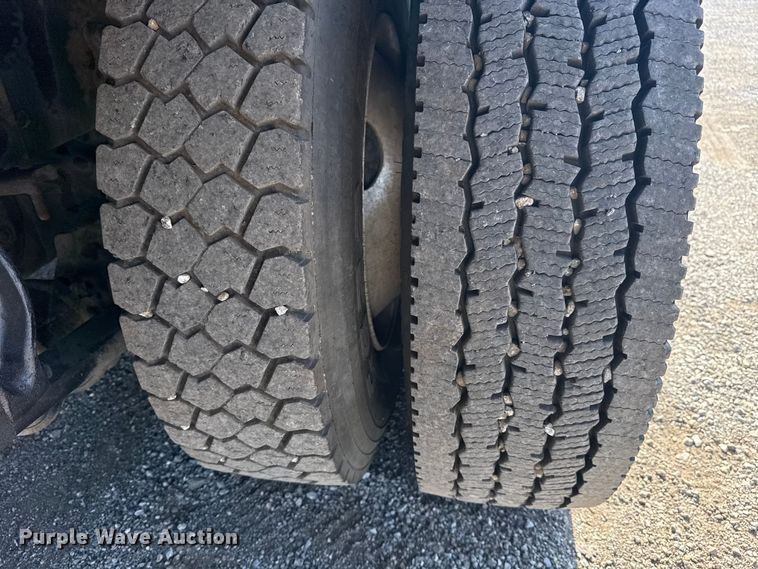 image for item EG6145 2007 Freightliner Business Class M2 flatbed truck