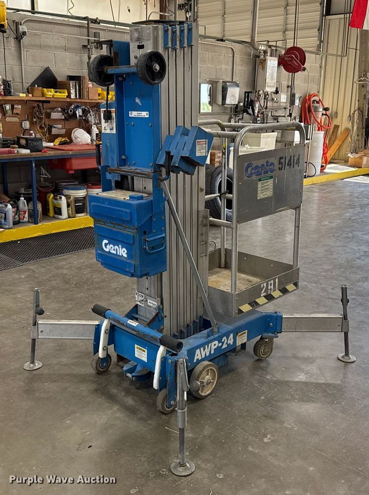 image for item EH4070 Genie AWP-24 vertical lift