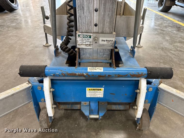 image for item EH4070 Genie AWP-24 vertical lift