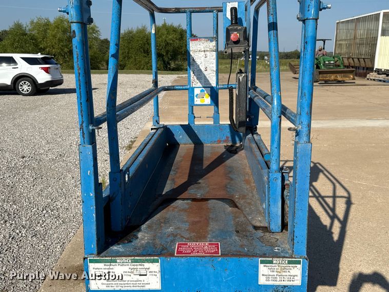image for item EH4075 Genie GS-1930 scissor lift