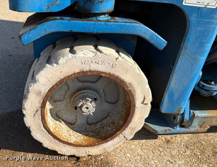 image for item EH4075 Genie GS-1930 scissor lift