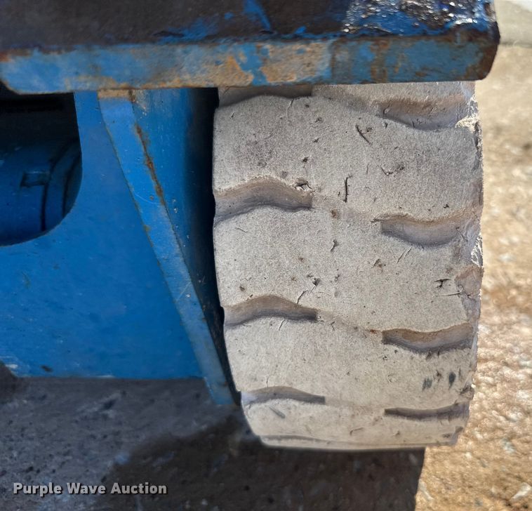 image for item EH4075 Genie GS-1930 scissor lift