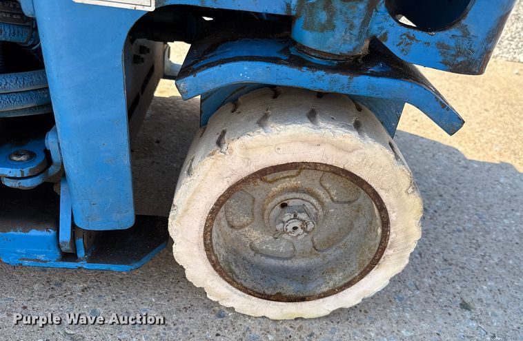 image for item EH4075 Genie GS-1930 scissor lift