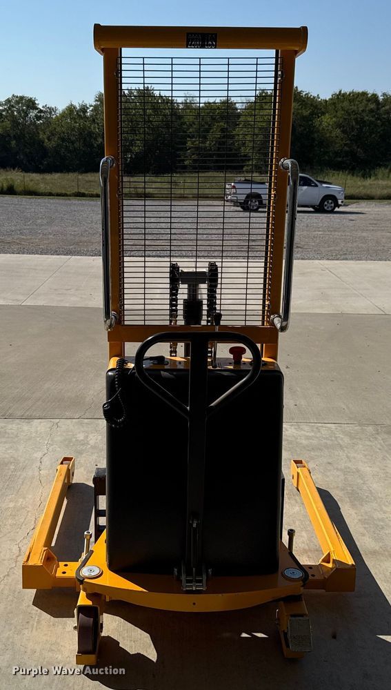 image for item EH4079 2017 Zhejiang H-5439 pallet jack