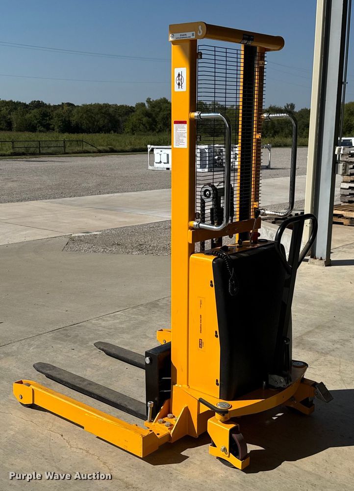 image for item EH4079 2017 Zhejiang H-5439 pallet jack