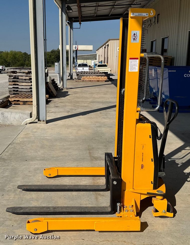image for item EH4079 2017 Zhejiang H-5439 pallet jack