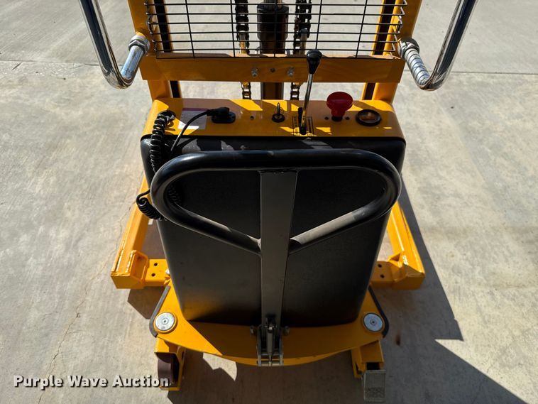 image for item EH4079 2017 Zhejiang H-5439 pallet jack