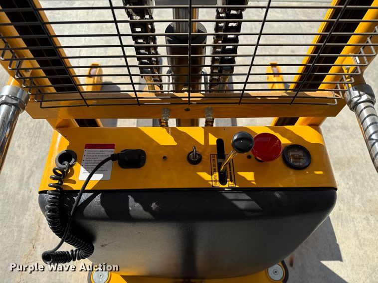 image for item EH4079 2017 Zhejiang H-5439 pallet jack