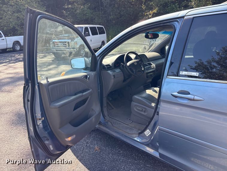 image for item EH7513 2008 Honda Odyssey van