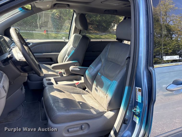 image for item EH7513 2008 Honda Odyssey van