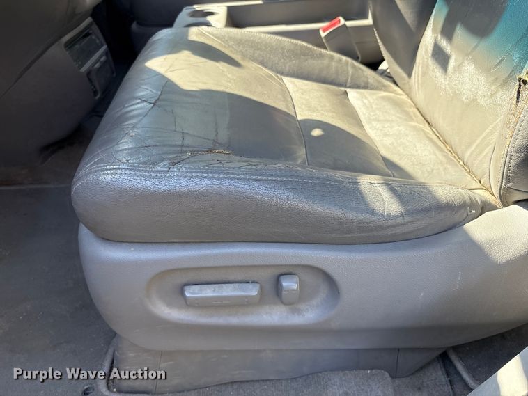 image for item EH7513 2008 Honda Odyssey van