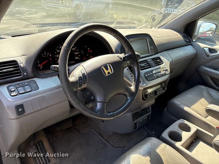 image for item EH7513 2008 Honda Odyssey van