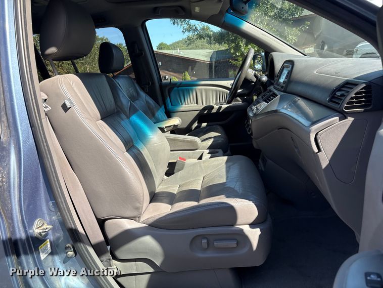 image for item EH7513 2008 Honda Odyssey van