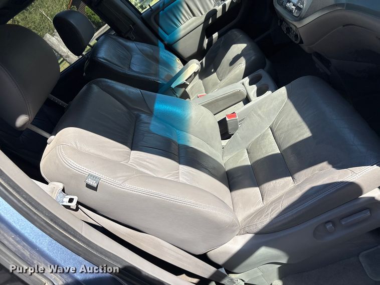 image for item EH7513 2008 Honda Odyssey van