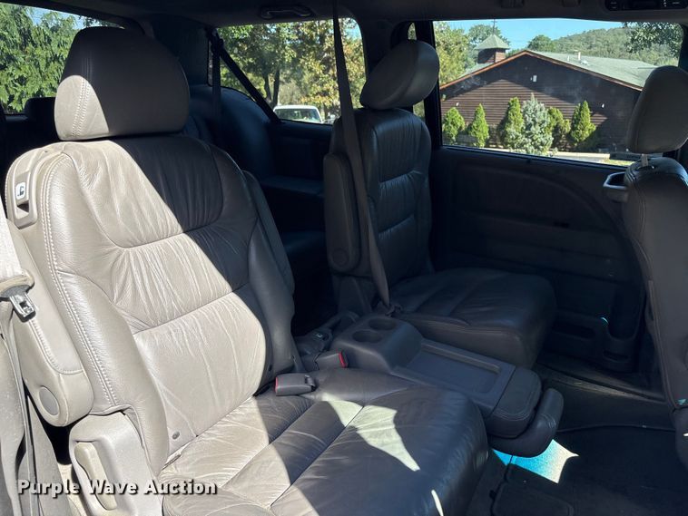 image for item EH7513 2008 Honda Odyssey van